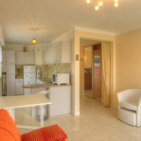 Apartment 3 Etoiles Vue 150m Plages Parking Clim Wifi Cannes
